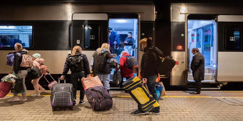 Σε ερείπια, παγίδες με εκρηκτικά και... μπουγάδες επιστρέφουν οι Ουκρανοί